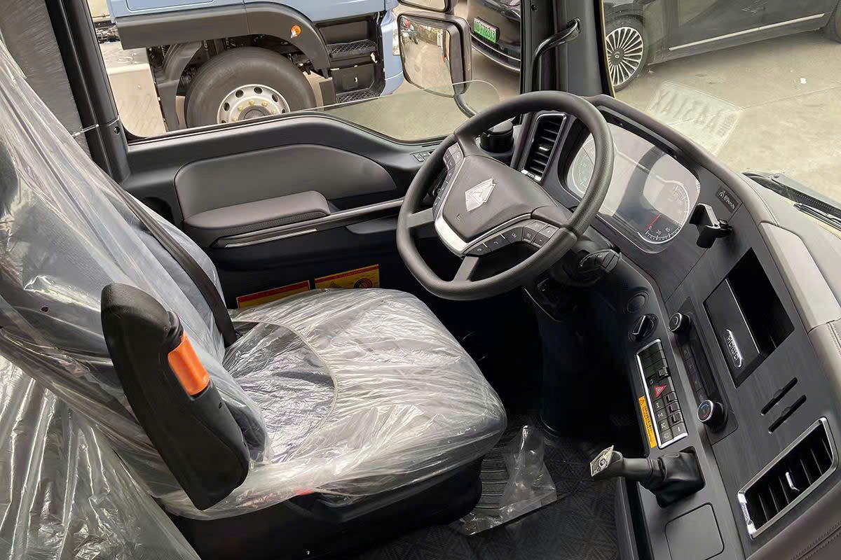 XE BEN HOWO ĐIỆN 4 CHÂN