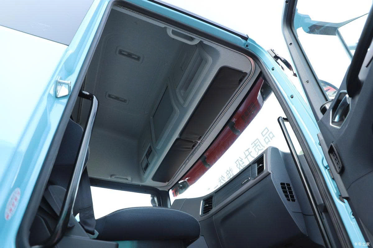 ĐẦU KÉO HOWO TX7 460HP PHIÊN BẢN CAO CẤP NHẤT