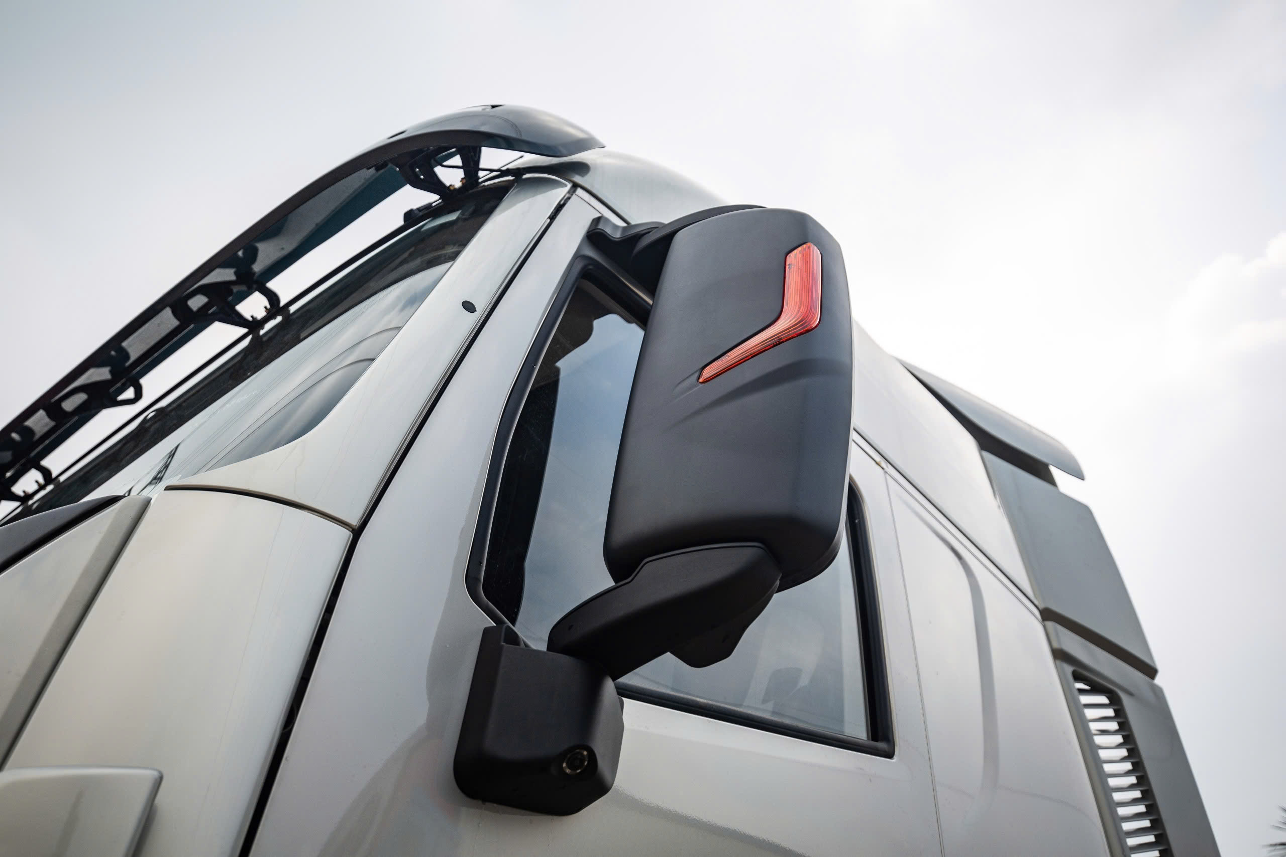 ĐẦU KÉO IVECO HONGYAN 430HP CẦU DẦU