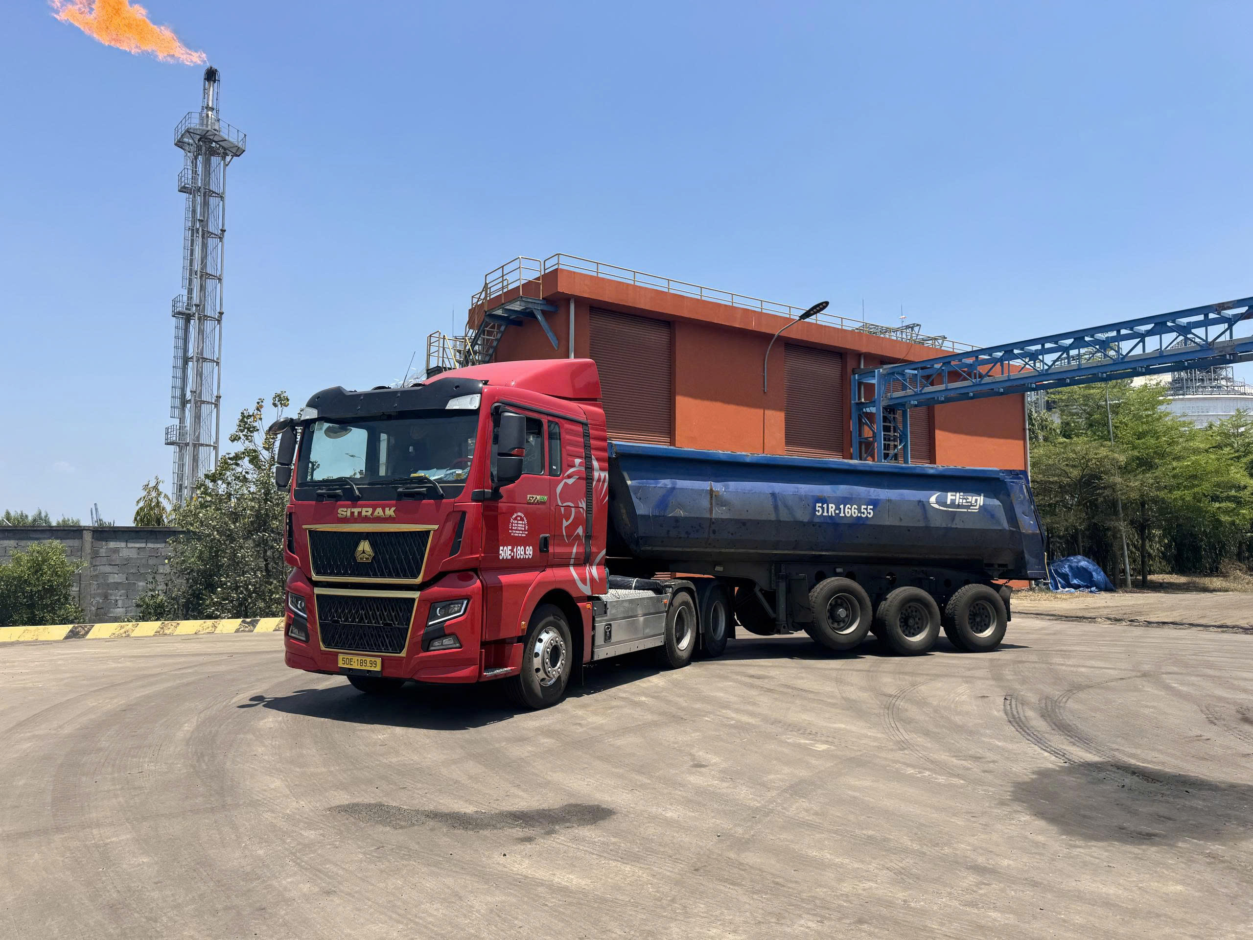 XE ĐẦU KÉO ĐIỆN HOWO