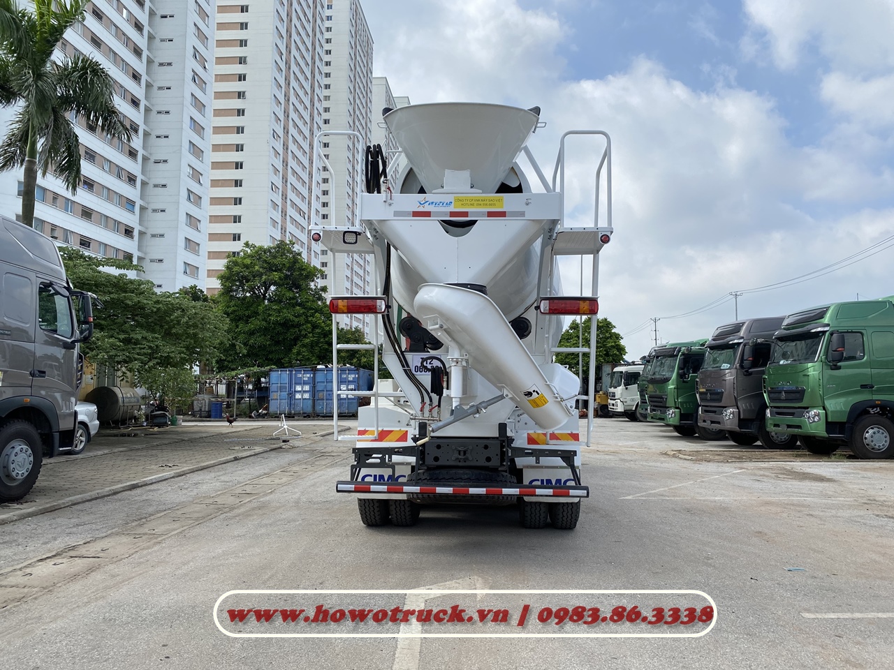 XE TRỘN BÊ TÔNG HOWO 12 KHỐI BỒN CIMC