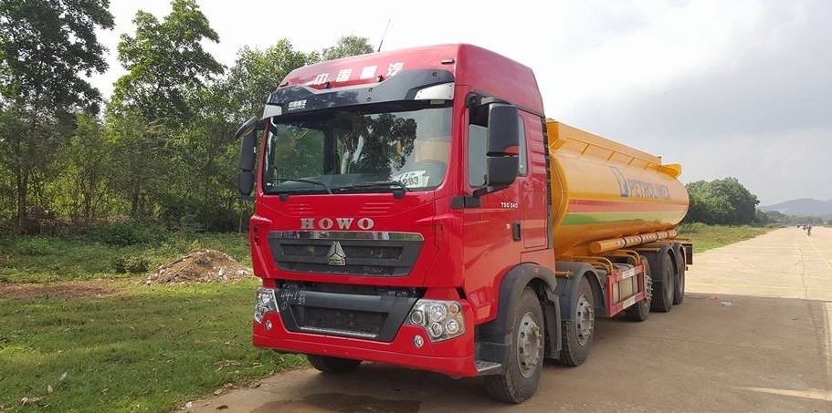 XE TÉC XĂNG DẦU 26 KHỐI HOWO T5G 5 CHÂN
