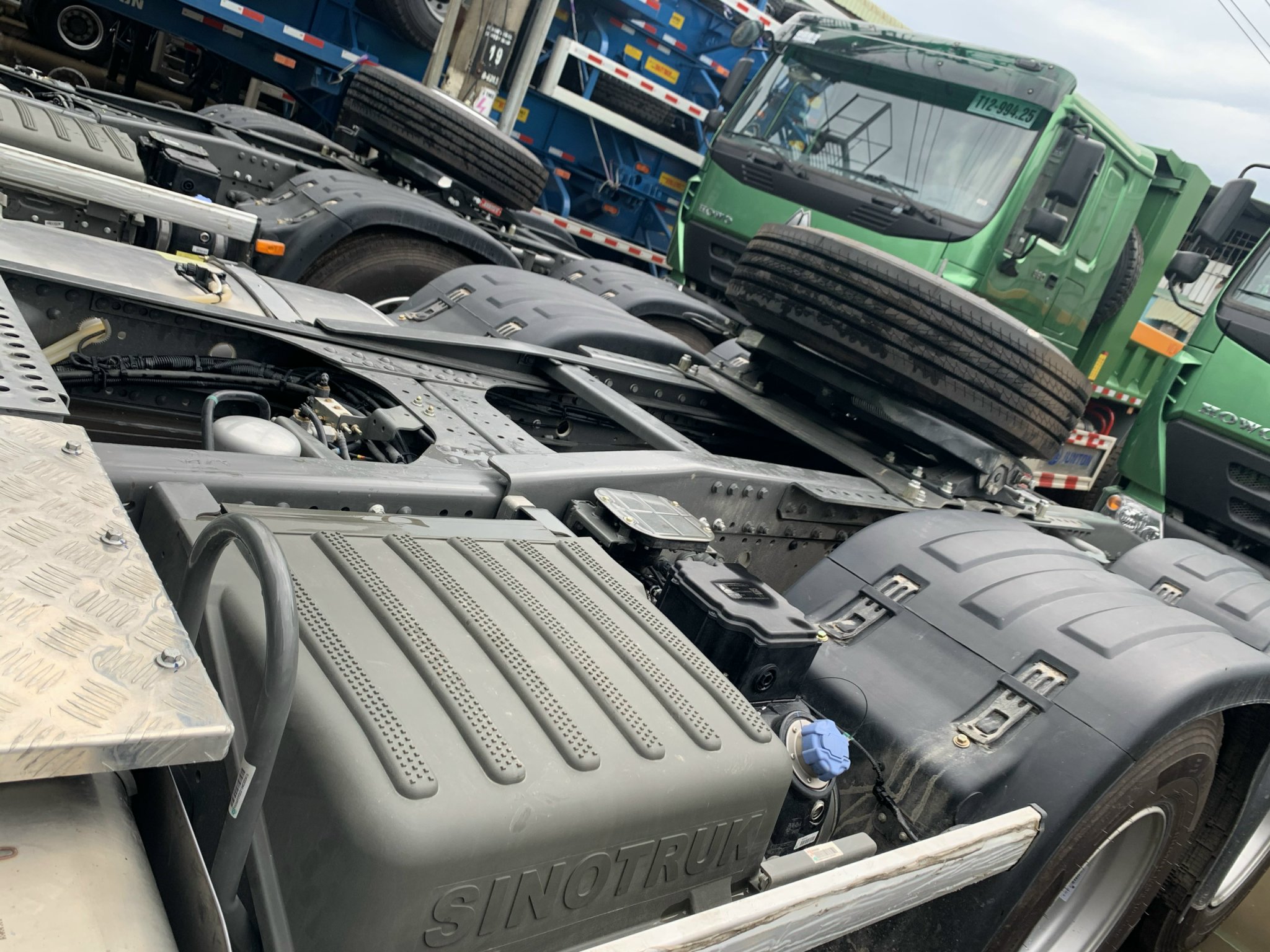 ĐẦU KÉO HOWO A7 ĐỘNG CƠ 380HP CẦU LÁP MAN NHẬP KHẨU