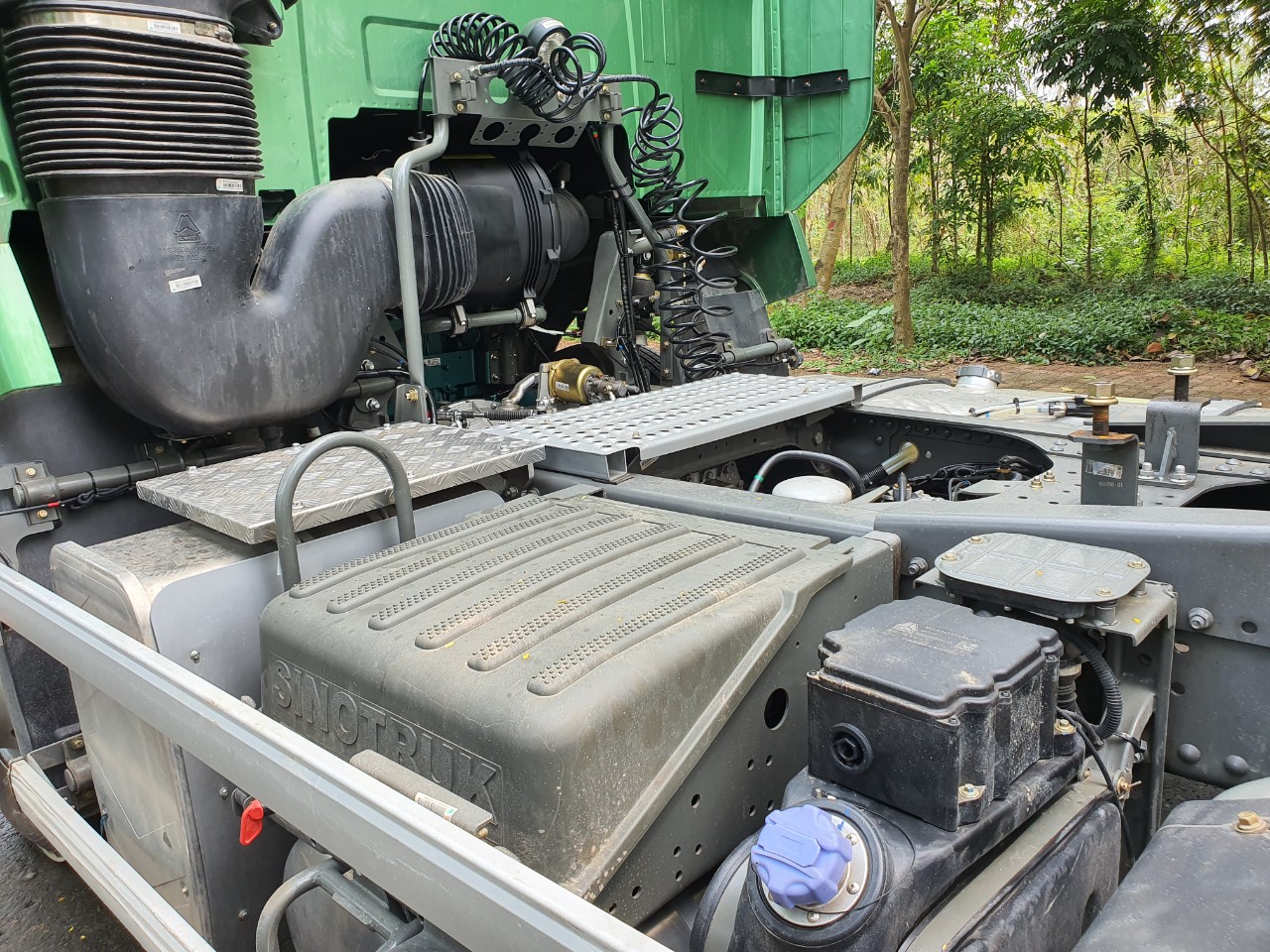 ĐẦU KÉO HOWO A7 ĐỘNG CƠ 380HP CẦU LÁP MAN NHẬP KHẨU