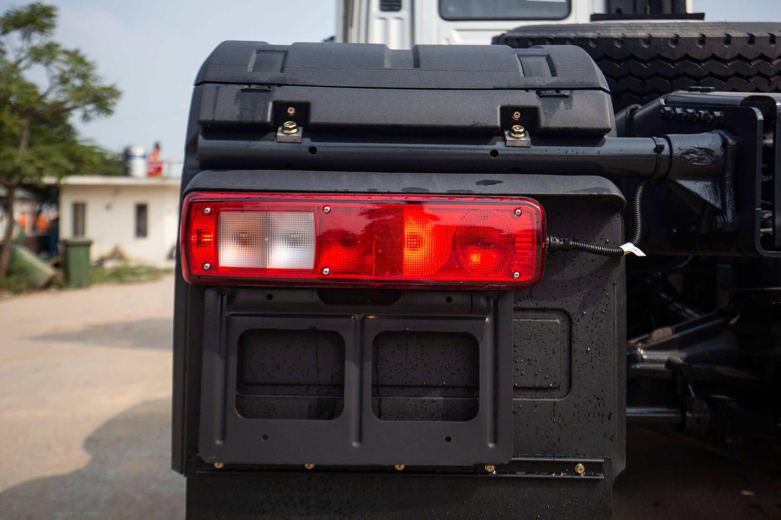 ĐẦU KÉO IVECO HONGYAN 430HP CẦU DẦU