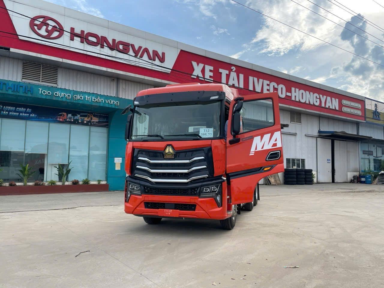ĐẦU KÉO HOWO MAX 460HP CẦU LÁP