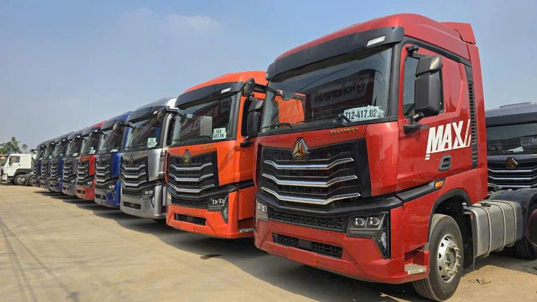 ĐẦU KÉO HOWO MAX 460HP CẦU LÁP