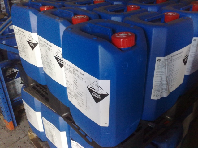 Hóa chất tẩy rửa hệ thống giải nhiệt và Chiller KLC-500 Hóa chất tẩy rửa hệ thống giải nhiệt và Chiller KLC-500