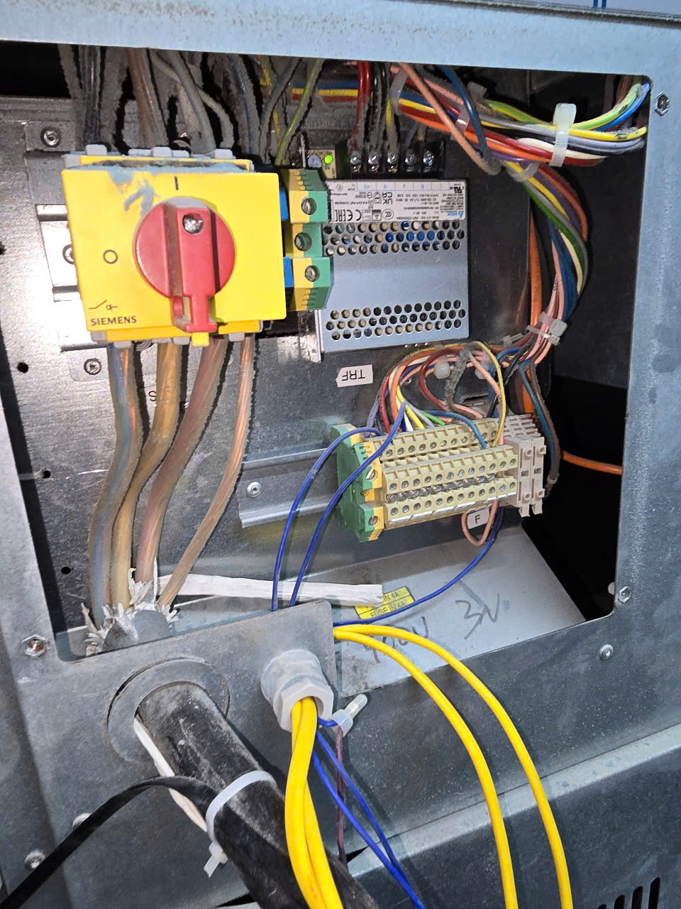 Bơm định lượng hóa chất giặt là Bơm định lượng hóa chất giặt là