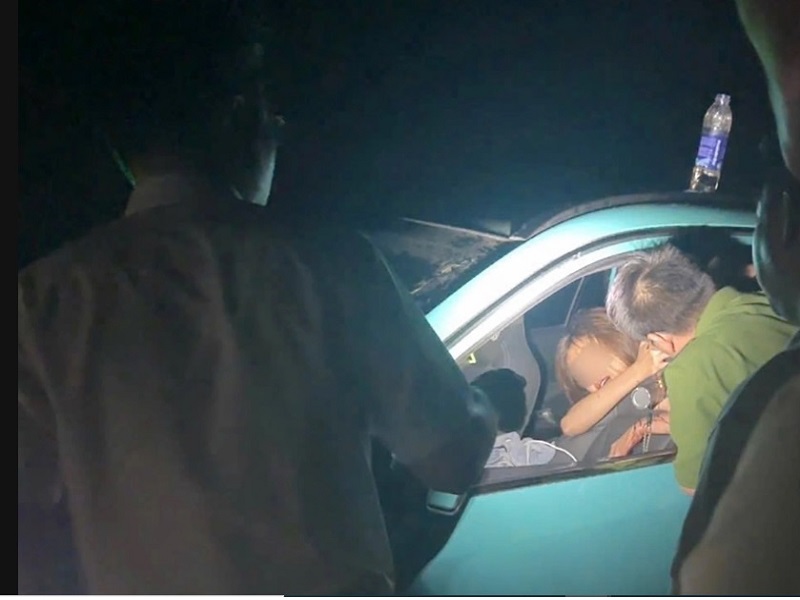 Cảnh sát thuyết phục kẻ bắt cóc, giải cứu con tin tại Phú Thọ