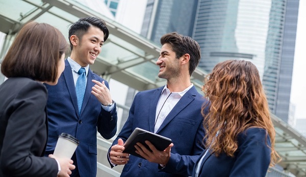 Có phải nộp thang lương, bảng lương cho cơ quan nhà nước không?