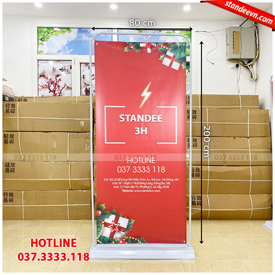 standee cản gió kiểu cửa