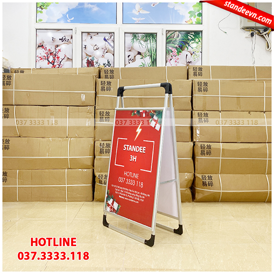 Standee bằng nhôm quảng cáo chữ A