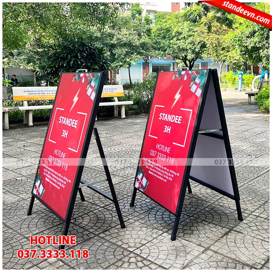 standee khung sắt giá rẻ