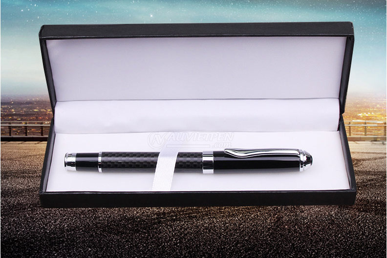 Bút kim loại đẹp 135(RBK)