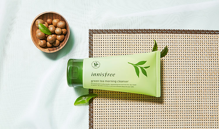 Sữa rửa mặt trà xanh buổi sáng Innisfree Green Tea Morning Cleanser