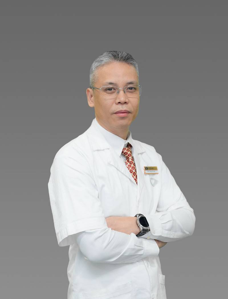 Bác sĩ Mắt Đặng Trần Đạt hiện công tác tại Bệnh viện Mắt Trung Ương
