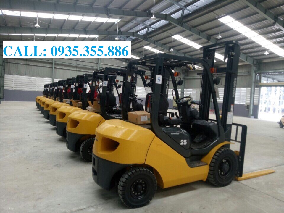 Bàn giao lô xe nâng dầu Komatsu 10 chiếc cho đại gia thủy sản.