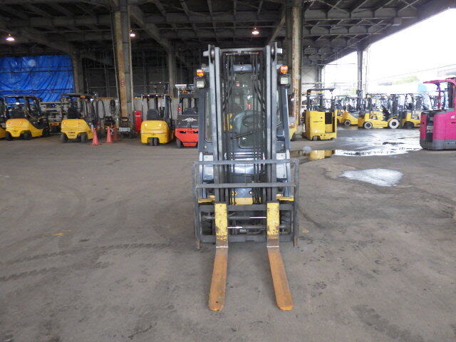 Xe nâng Komatsu 2.0 tấn FB20A-12 sản xuất năm 2013