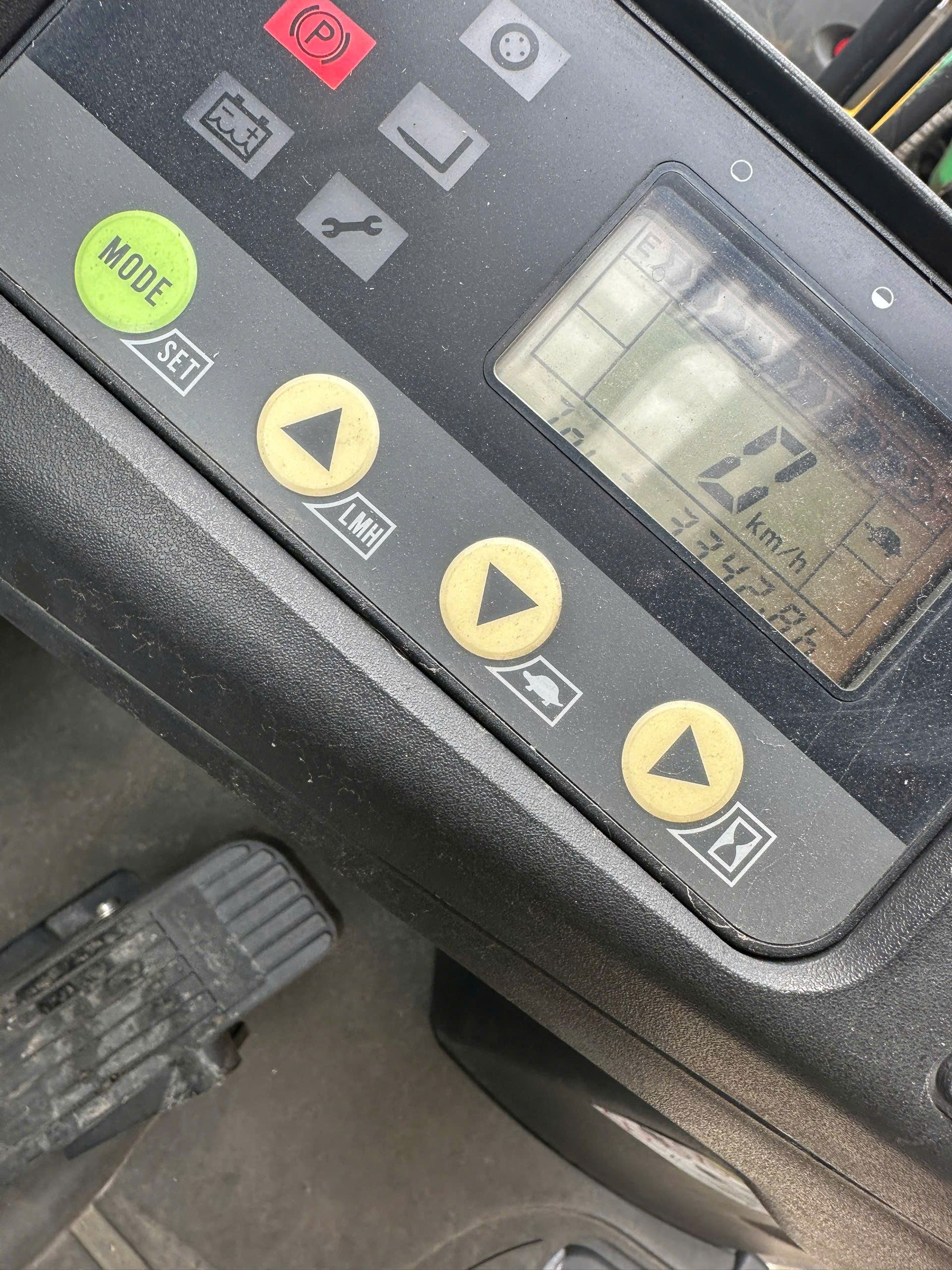 Xe nâng điện Komatsu 1.5 tấn FB15-12 sr 853017, sản xuất năm 2017