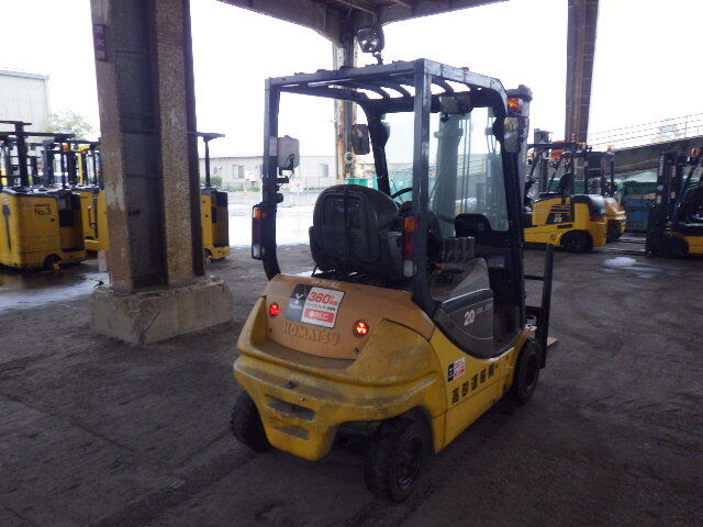 Xe nâng Komatsu 2.0 tấn FB20A-12 sản xuất năm 2013