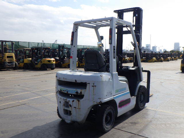Xe nâng xăng UNICARRIERS 2.5 tấn UNI-EBT-P1F2