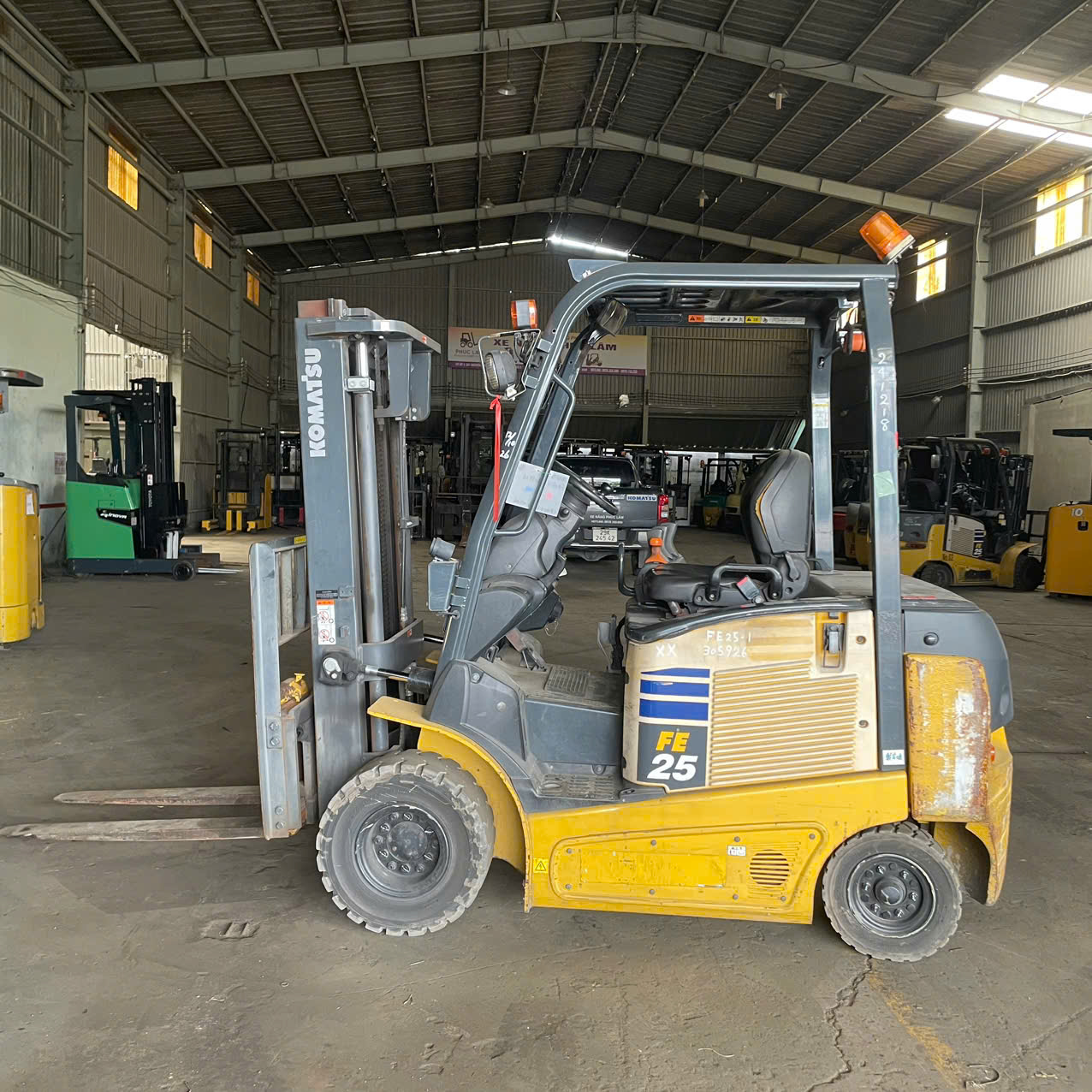 Xe nâng điện Komatsu 2.5 tấn FE25
