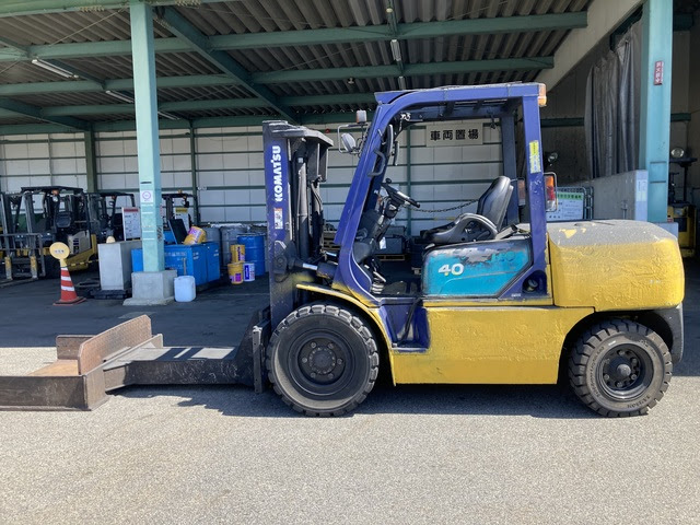 Xe nâng dầu Komatsu 4 tấn FD40T (102499), sản xuất năm 2000