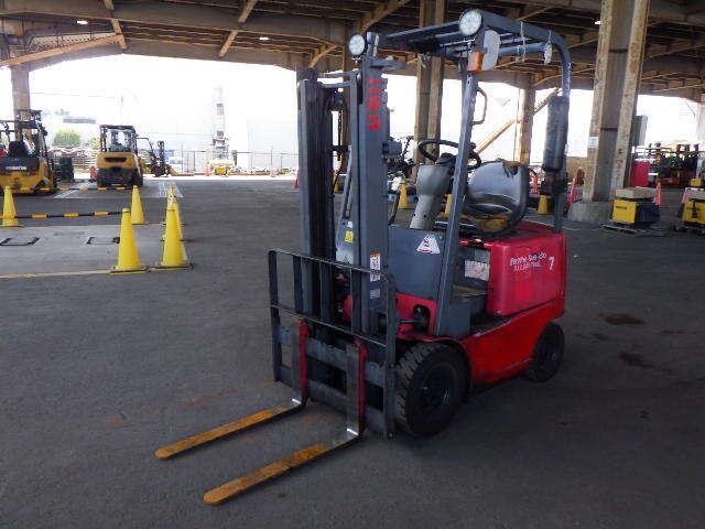 Xe nâng điện Nichiyu 700kg sản xuất 2010