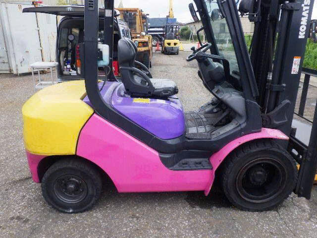 Xe nâng dầu Komatsu 3.0 tấn FD30T-16 (748960), sản xuất năm 2009