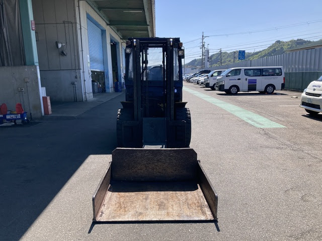 Xe nâng dầu Komatsu 4 tấn FD40T (102499), sản xuất năm 2000