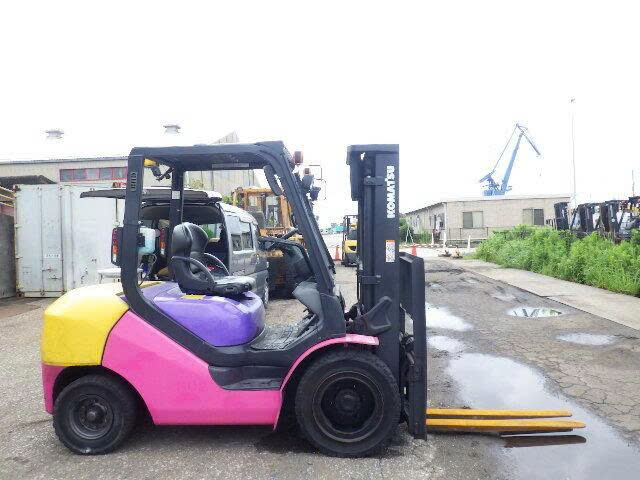 Xe nâng dầu Komatsu 3.0 tấn FD30T-16 (748960), sản xuất năm 2009