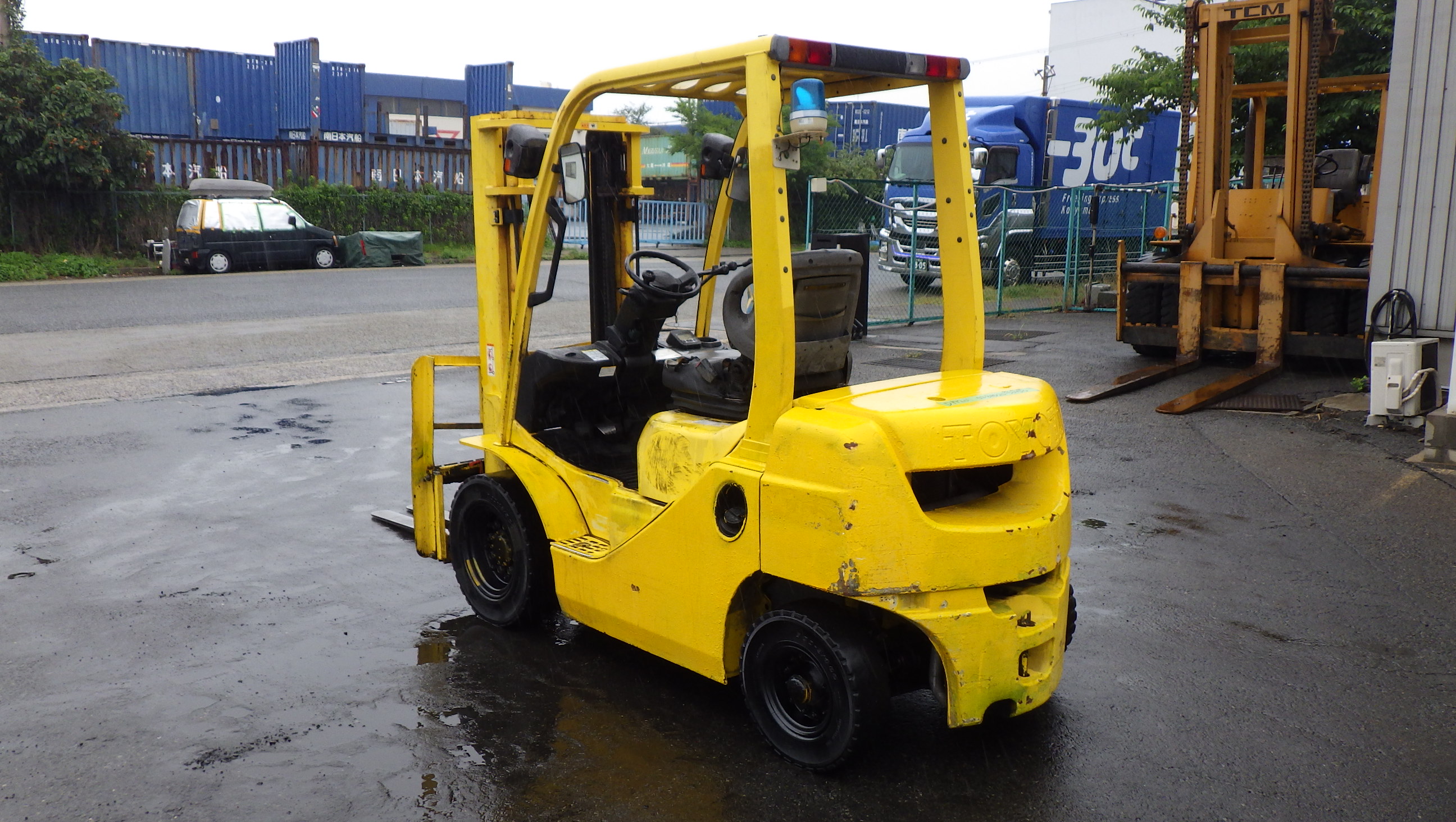 Xe nâng dầu TOYOTA 2 tấn 02-8FD20 (30950), sản xuất năm 2010