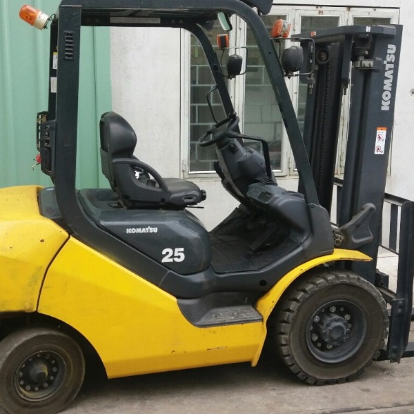 Giá Xe nâng Komatsu 2.5 tấn đã qua sử dụng.