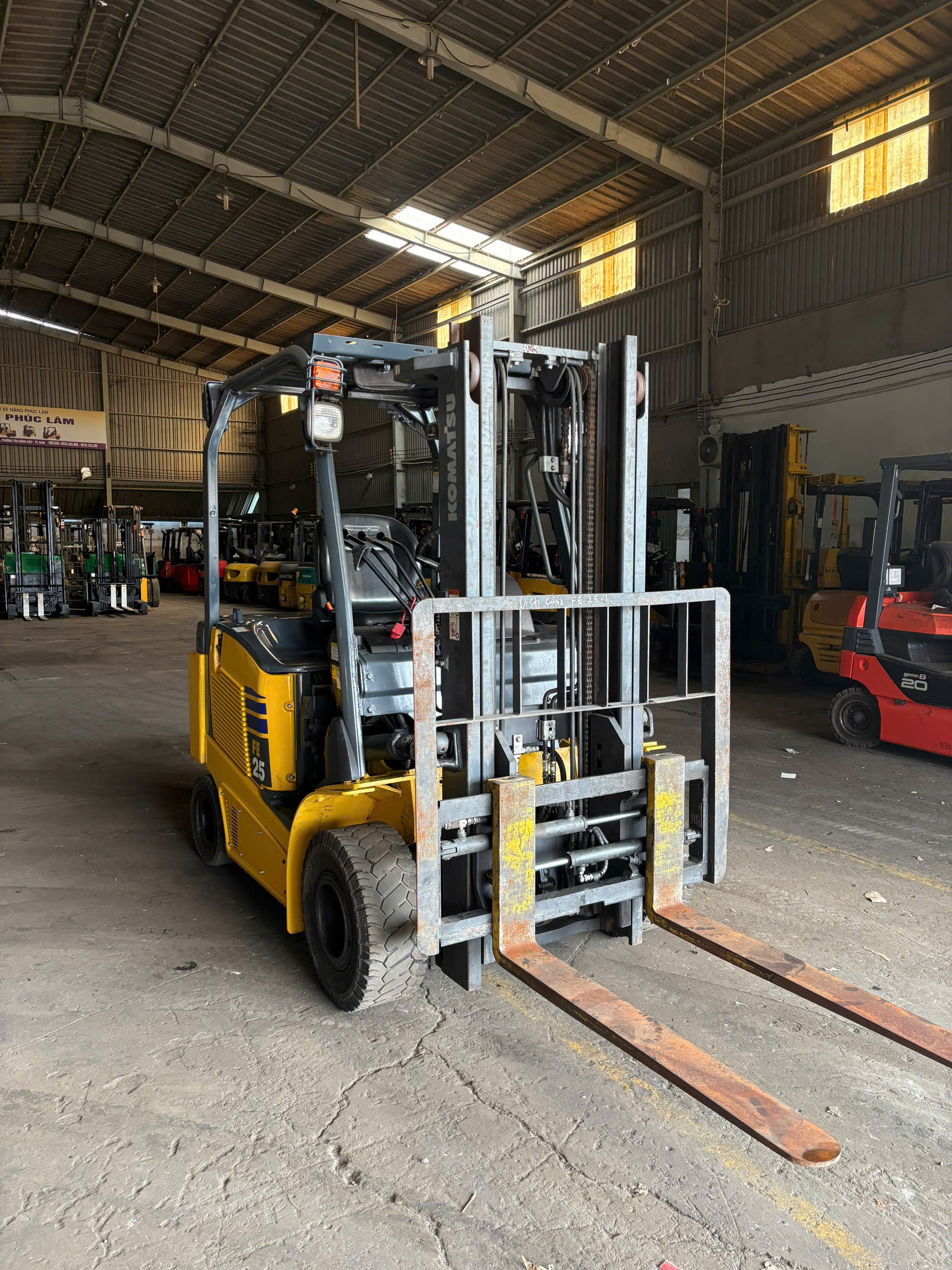 Xe nâng điện Komatsu 2.5 tấn FE25-1 (310542), sản xuất năm 2021