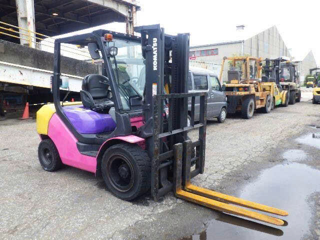 Xe nâng dầu Komatsu 3.0 tấn FD30T-16 (748960), sản xuất năm 2009
