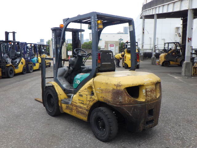 Xe nâng dầu Komatsu 3 tấn FD30T-15 (573387), sản xuất năm 2003