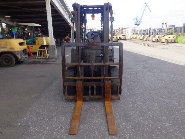 Xe nâng dầu Komatsu 3.0 tấn, FD30T-17 Seri 323866, sản xuất năm 2013