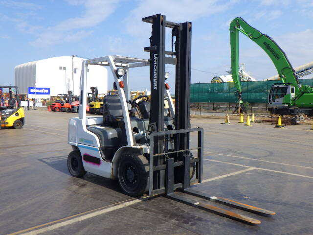 Xe nâng xăng UNICARRIERS 2.5 tấn UNI-EBT-P1F2