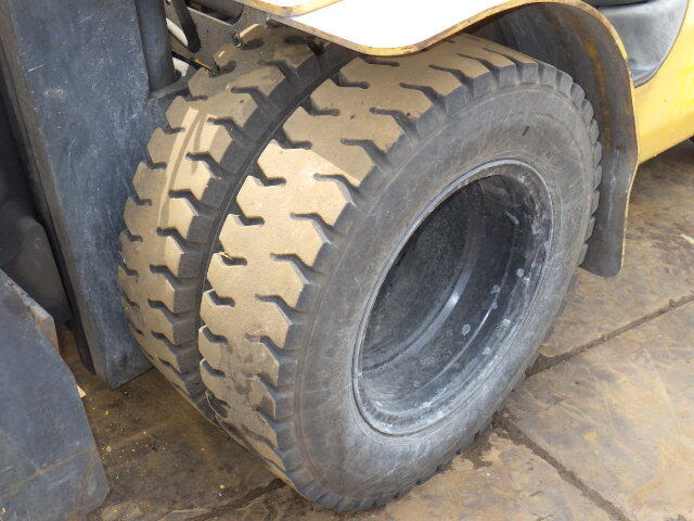 Xe nâng dầu Komatsu 3 tấn FD30T-17 (326440), sản xuất năm 2013