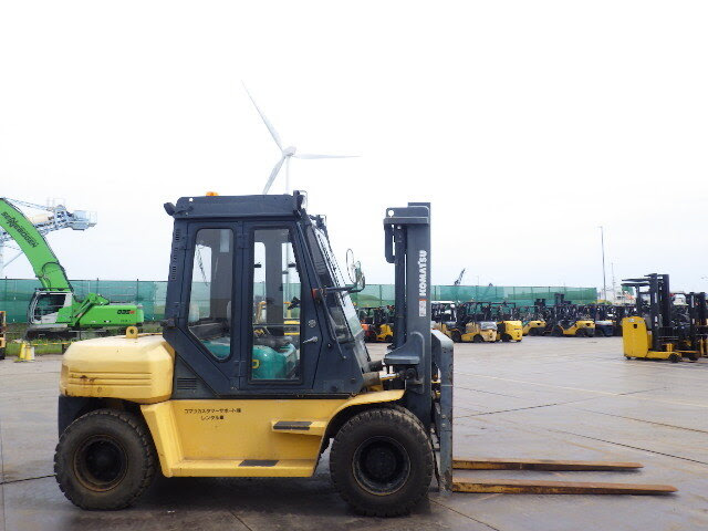 Xe nâng dầu Komatsu 7 tấn FD70HD-8 (47036), sản xuất năm 2008