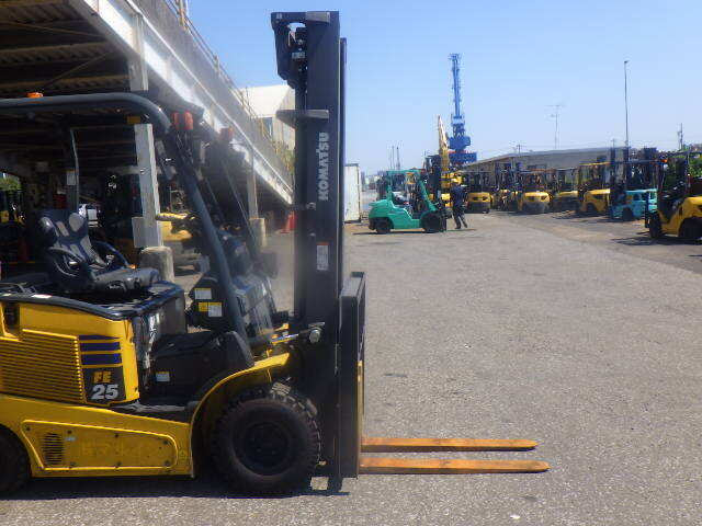 Xe nâng điện Komatsu 2.5 tấn FE25-1 (300096), sản xuất năm 2014