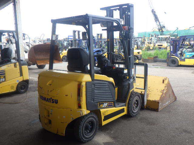 Xe nâng điện Komatsu 2.5 tấn FE25- 2 (321595) gắn gầu xúc