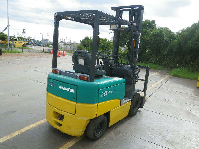 Xe nâng điện Komatsu 2.5 tấn FB25EX-11 Seri 818781, sản xuất năm 2010