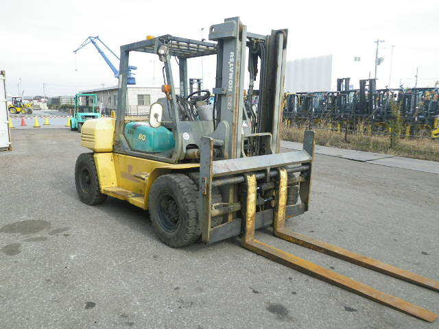 Xe nâng dầu Komatsu 6 tấn FD60HD-8