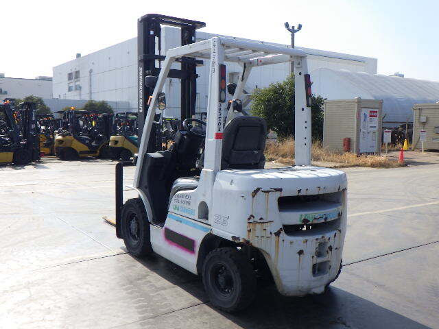 Xe nâng xăng UNICARRIERS 2.5 tấn UNI-EBT-P1F2