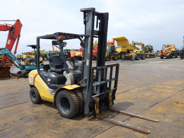 Xe nâng dầu Komatsu 3 tấn FD30T-17 (326440), sản xuất năm 2013