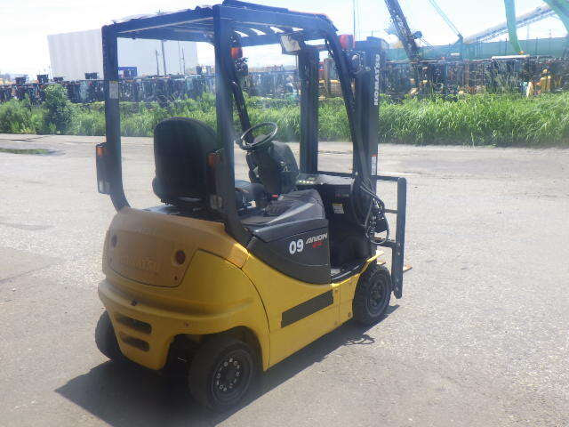 Xe nâng điện Komatsu 0.9 tấn FB09H-12 (856217), sản xuất năm 2020