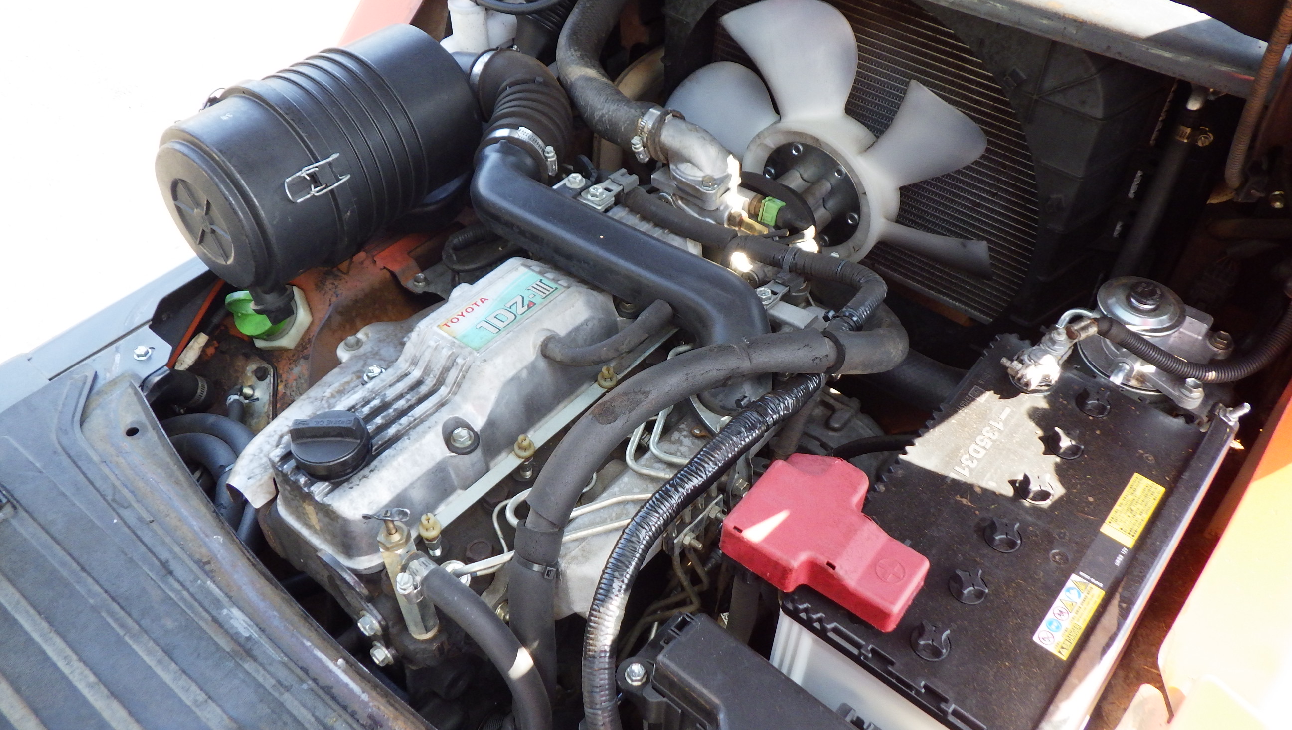 Xe nâng dầu TOYOTA 3 tấn 02-8FD30 (30284), sản xuất năm 2013