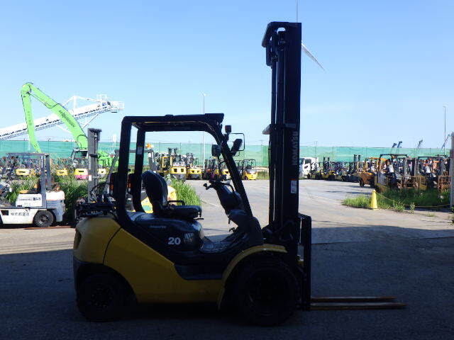 Xe nâng xăng Komatsu 2 tấn FG20T-17 (358250), sản xuất năm 2020